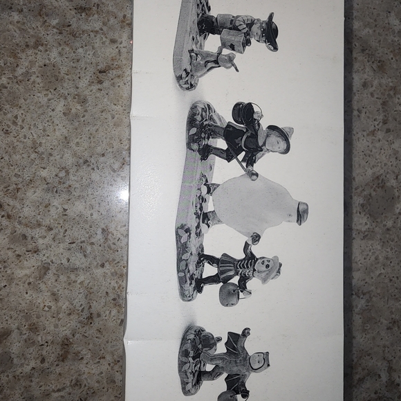 Dept 56 Snow Village Trick or Treat Kids - Picture 4 of 6